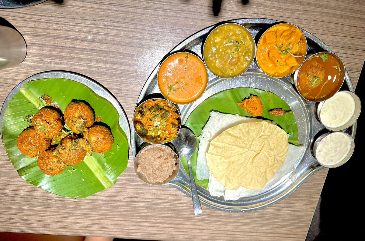 manishbatavia's tweet photo. A South Indian meal in Mumbai before I travel down south for a month! Appam and Veg Chettinaad coming up! #BananLeaf is ❤️! https://t.co/Yhkz9fQR7c