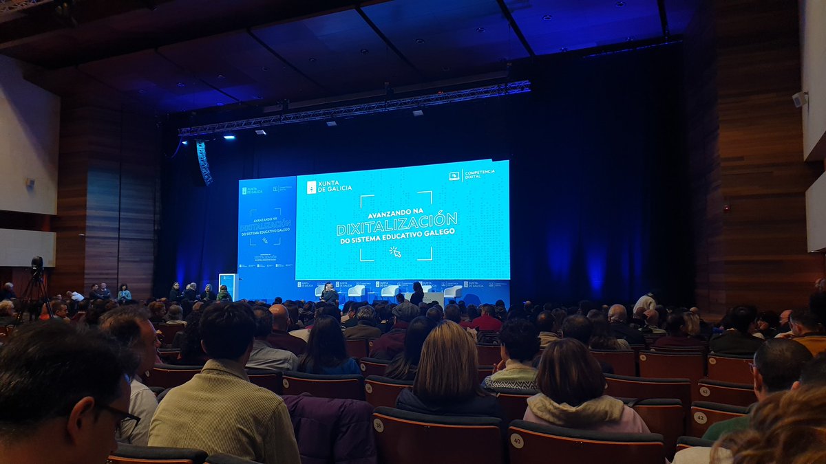IESAsFontinas's tweet photo. Hoxe na presentación da Dixitalización do Sistema Educativo Galego. @CAFIgalicia @EduXunta https://t.co/Jq1XggN9J3