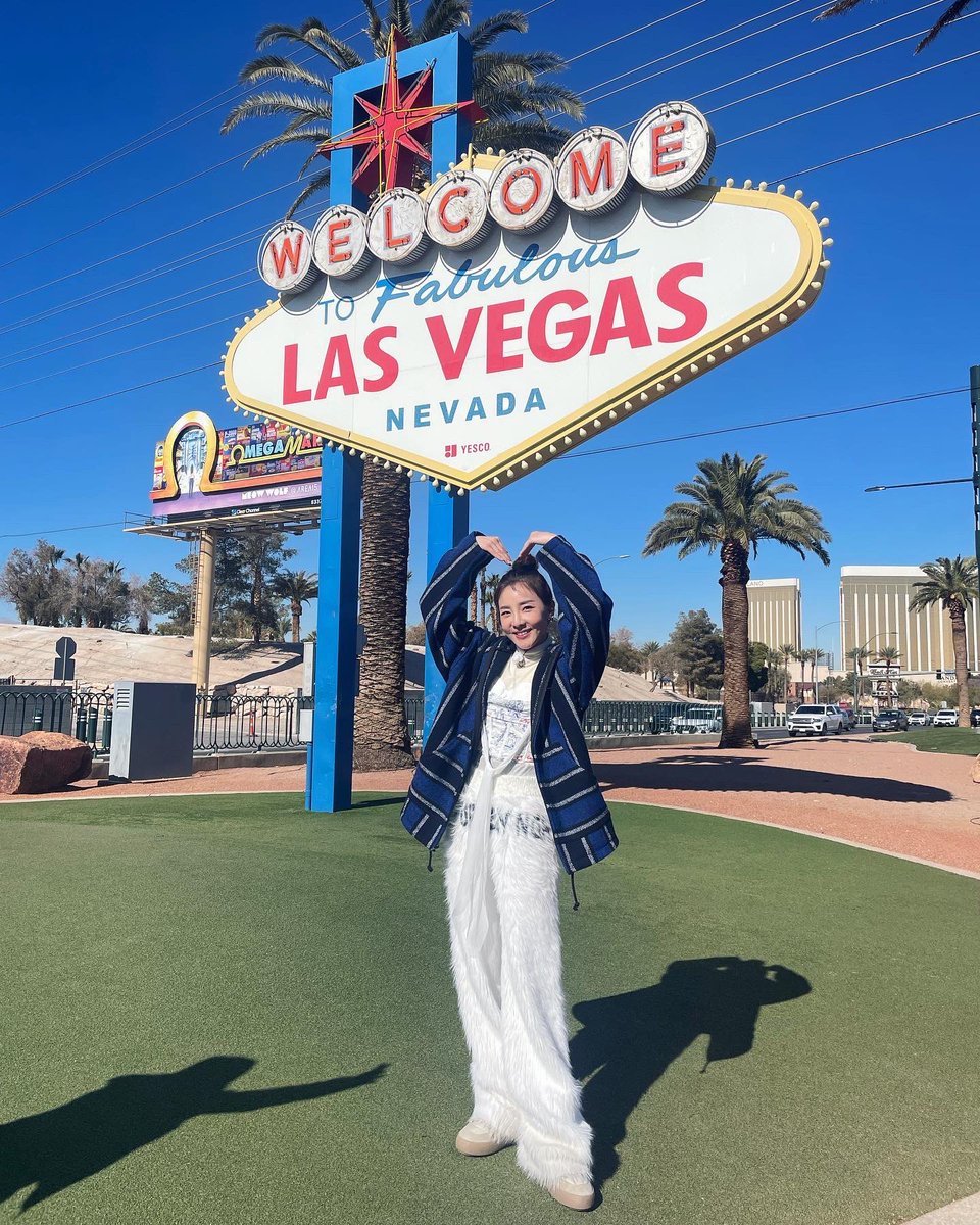 krungy21's tweet photo. Welcome to Fabulous LAS VEGAS ✈️🗼🗽🎡🏰♠️♣️♥️♦️🇺🇸 https://t.co/25S3tM0RPc