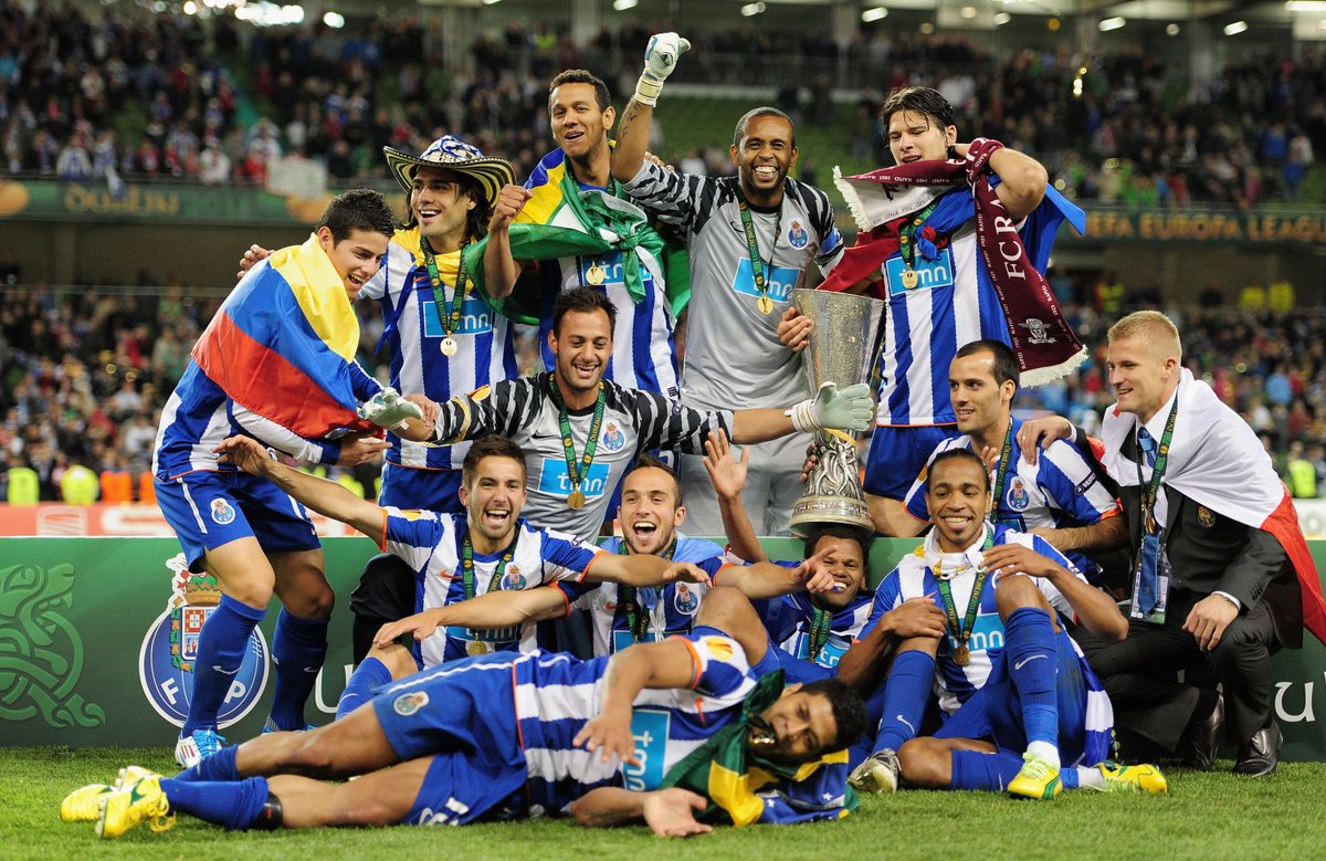 Porto's 2011 squad 🥰

<a href="/FCPorto/">FC Porto</a> || #FlashbackFriday || #UEL