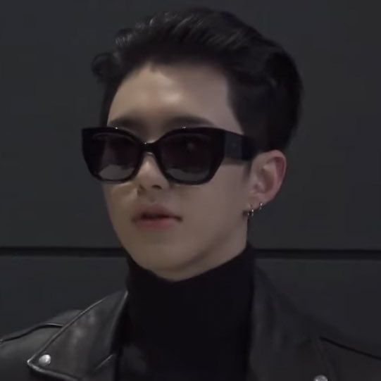 i’m loving this kind of style on hoshi. he’s too attractive omg