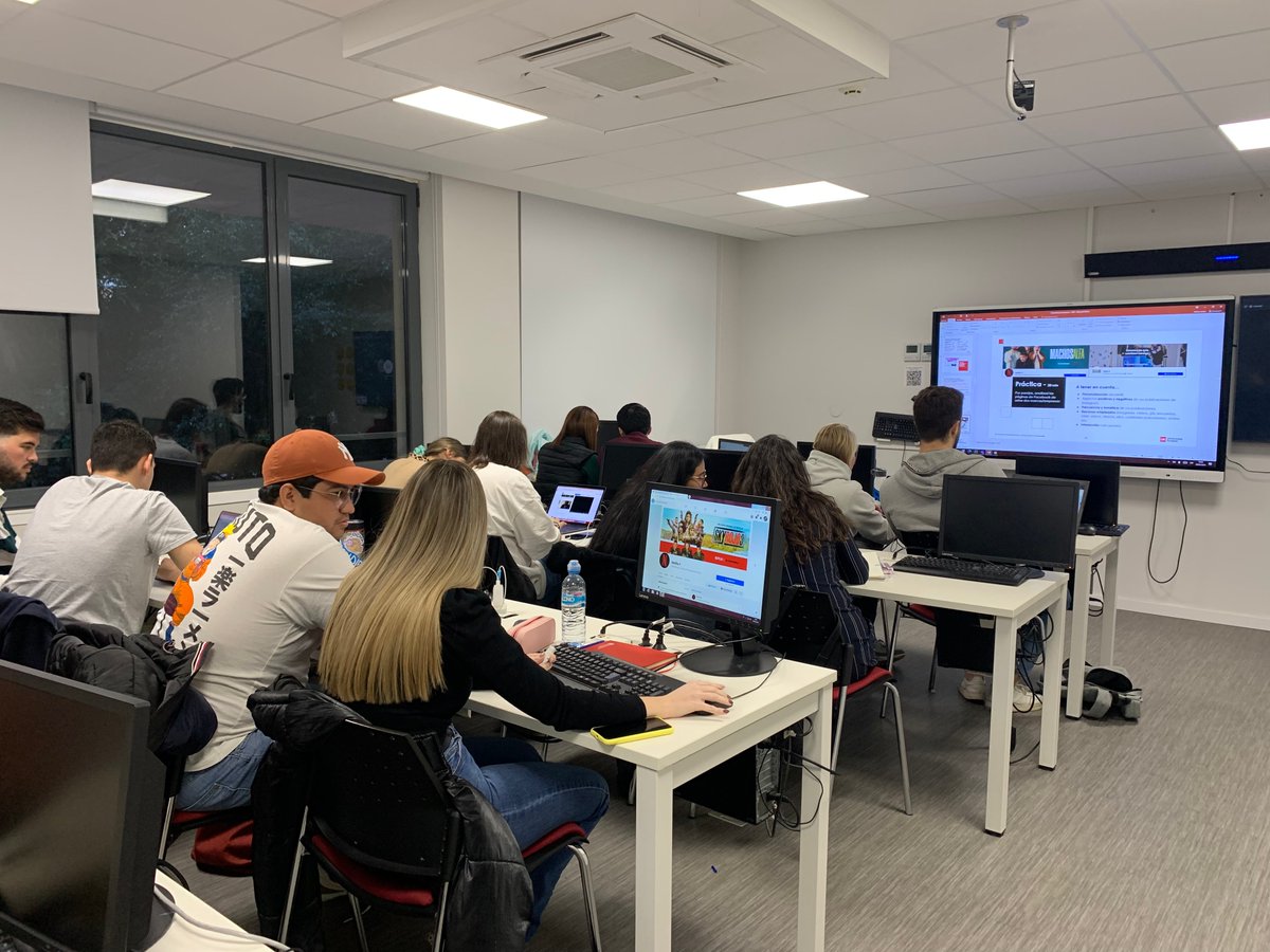 mariamunozpons's tweet photo. ¡Muy feliz de haber estado un año más en el Máster de Marketing Digital y Big Data de la @UEValencia como profesora invitada!👏
Mil gracias siempre a @ChemaLamiran por tu confianza y a los alumnos por el trabajo y la ilusión. ❤️ ¡Seguimos!💥🔝 #MásterUEV https://t.co/s3piZ5hGAX
