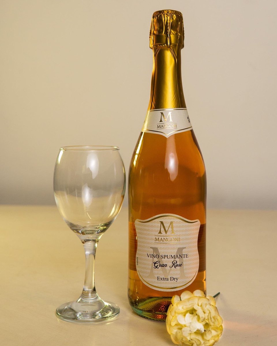 WineBoxNG's tweet photo. Set the mood this season of love with a bottle of wine… or more 😉

Get a bottle of wine for as low as #2,100 and a carton for as low as #12,300.

Order here 
https://t.co/8EsB20HxDc https://t.co/npiSEF94r0