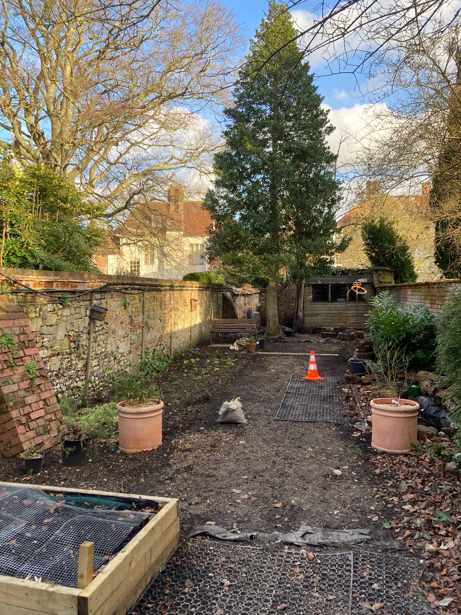 CommFirstWilts's tweet image. Helen was @Arundells in Salisbury yesterday as part of the #GetOutGetActive project. Thanks to Emma from Arundells who showed Helen around the garden space. Stay tuned for more info about an upcoming accessible garden project delivered through the GOGA project with @WiltsSport