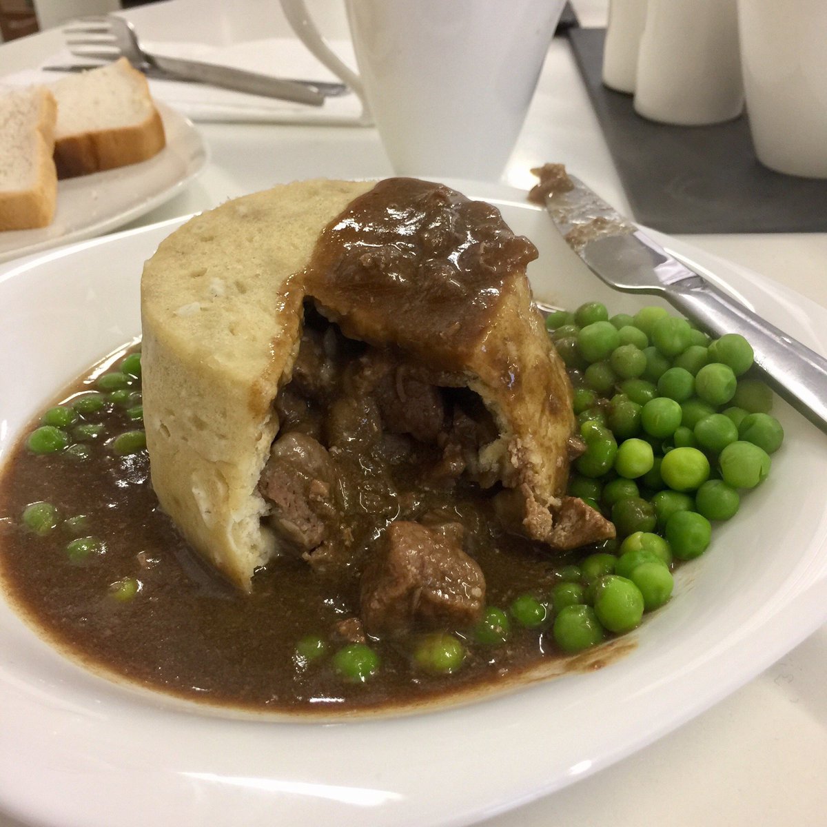crismaspud's tweet photo. #malvernhillshour
They are BACK  !!!!
Traditional Suet Steak &amp; Kidney Puddings
from The Pudding Shop https://t.co/uvGXpAYugO