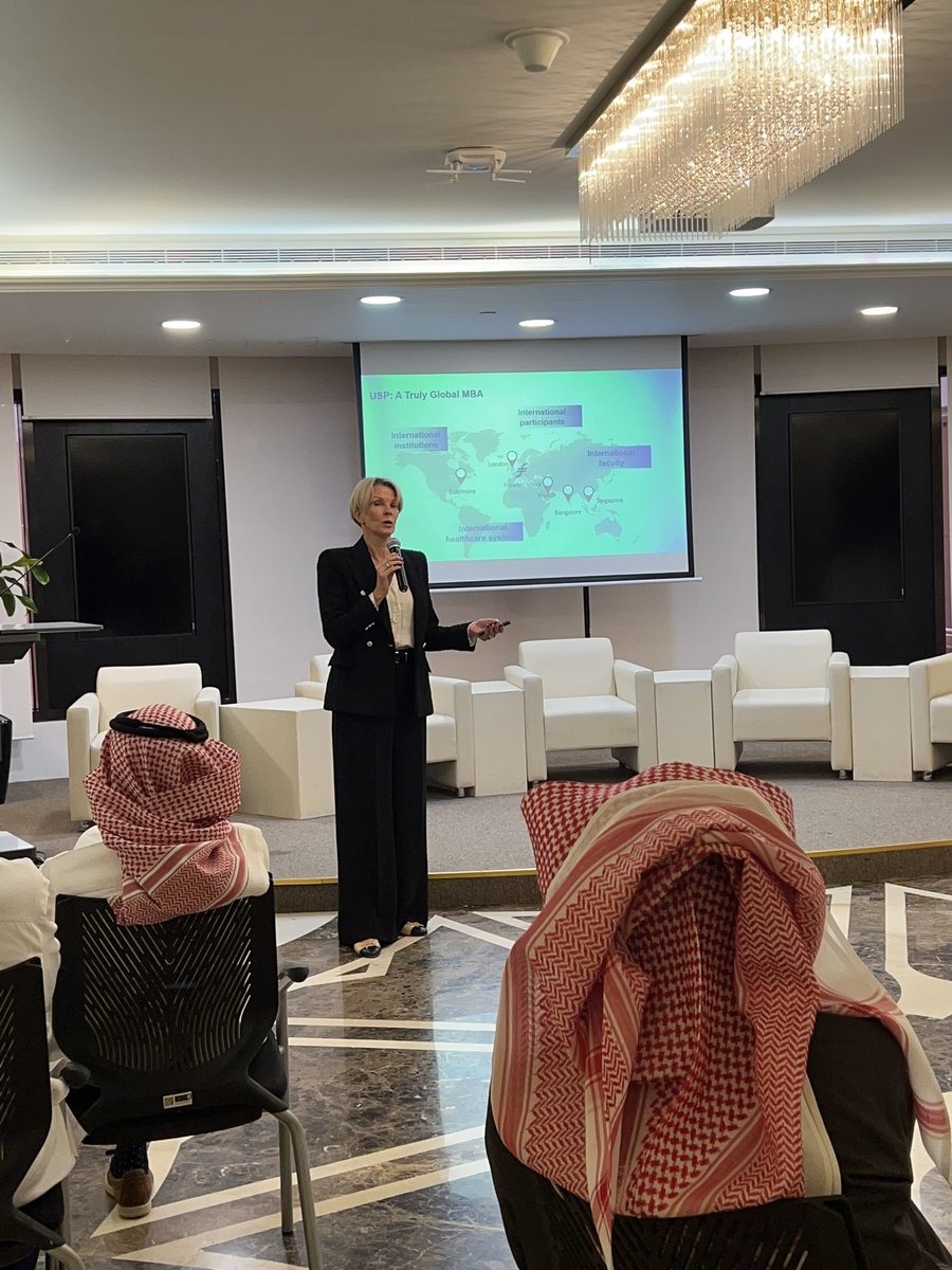 ReemAlhammad5's tweet photo. Annette talking about the IHM MBA at Frankfurt School of Finance🌷 https://t.co/DDFx3JLPqL
