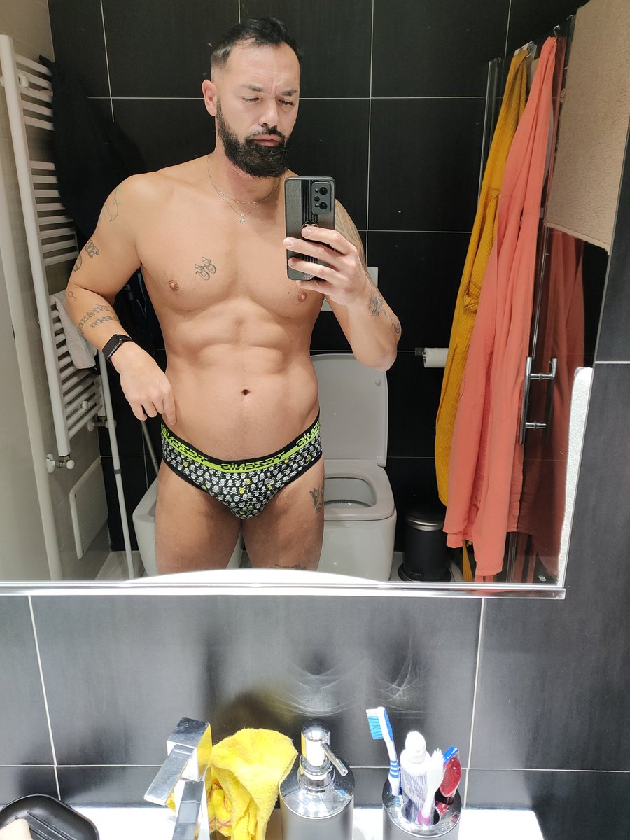 PTrainer83's tweet photo. Bulk season💪https://t.co/pFBNSDvMyS
#MuscleMan #bulk #palestra #onlyfan https://t.co/86Azk2c5uf