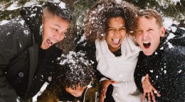 attendanceworks's tweet photo. Spending quality time with loved ones can improve student's social skills, boost confidence &amp; increase feelings of happiness

@HealthierGen &amp; @Kohls Healthy at Home are sharing quick and simple ways to make in-person &amp; virtual bonding time more meaningful. https://t.co/uJQ3PdB1OG https://t.co/ABzDXGf0cz