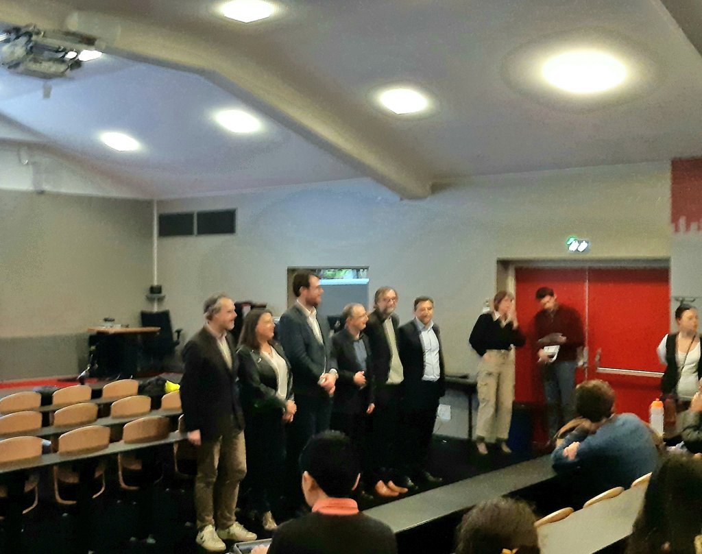 nicoperrin's tweet photo. Cycle de conférences "metier" avec @AntoineGuillou Adjoint à la Maire de @Paris, @BenjaminGestin DG @eaudeparis et Isabelle Quainon #DRH adjointe @Veolia sous la Présidence de @JGleizes Président de @eivp_paris https://t.co/oXaaQormFY