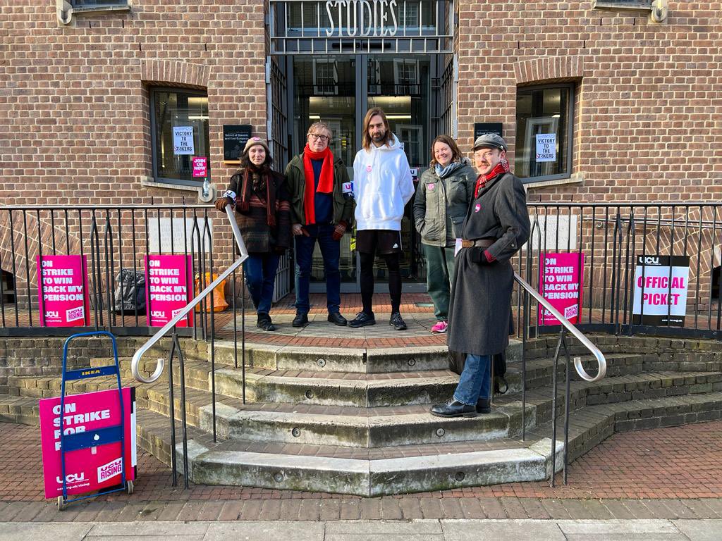 SSEES strikes & supports Ukraine 🇺🇦 #Solidarity tweet media