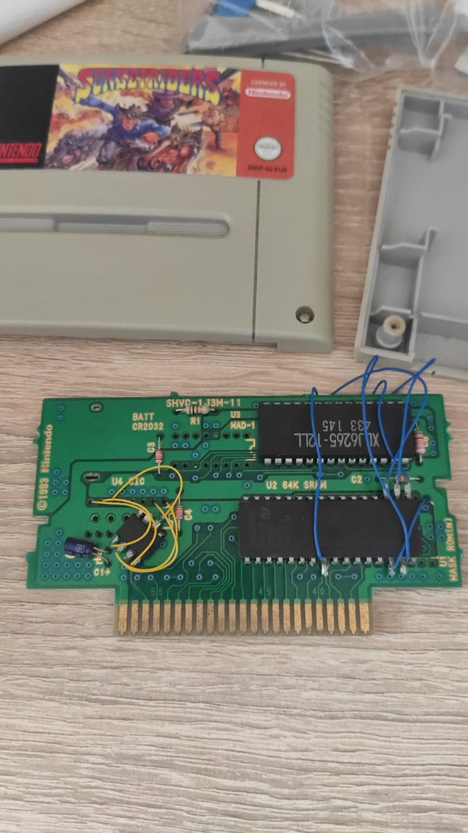 gangryGO's tweet photo. @SpineCard @superjarm perdonad, sabéis si el cableado en el interior del cartucho de sunset riders en snes es lo normal o es un invent? https://t.co/qLLxVSON2U