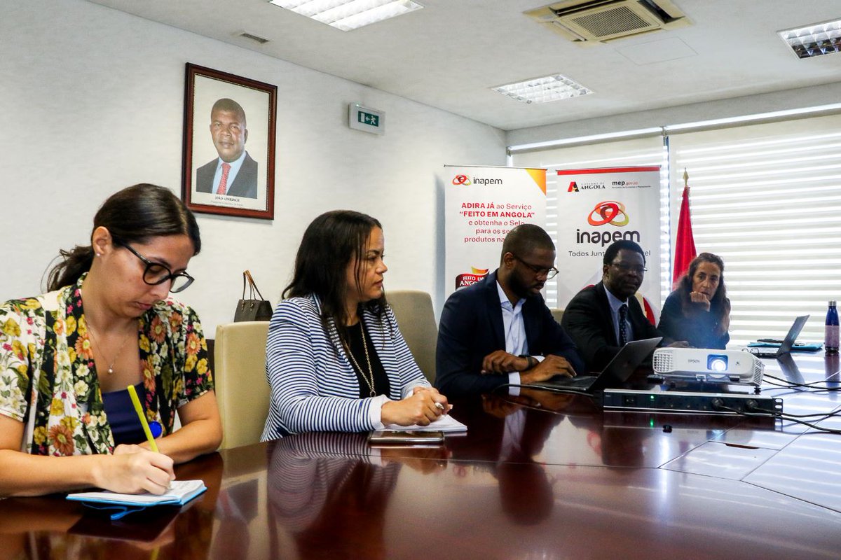 UNDPAngola's tweet photo. #PNUDAngola team is currently in a meeting at the headquarters of @inapem_ to take stock of the activities carried out in #partnership with #INAPEM
#UNDPAngola #empreendedorismo #MPMEs #CrescerDigital #desenvolvimento https://t.co/TNy53EFDSz