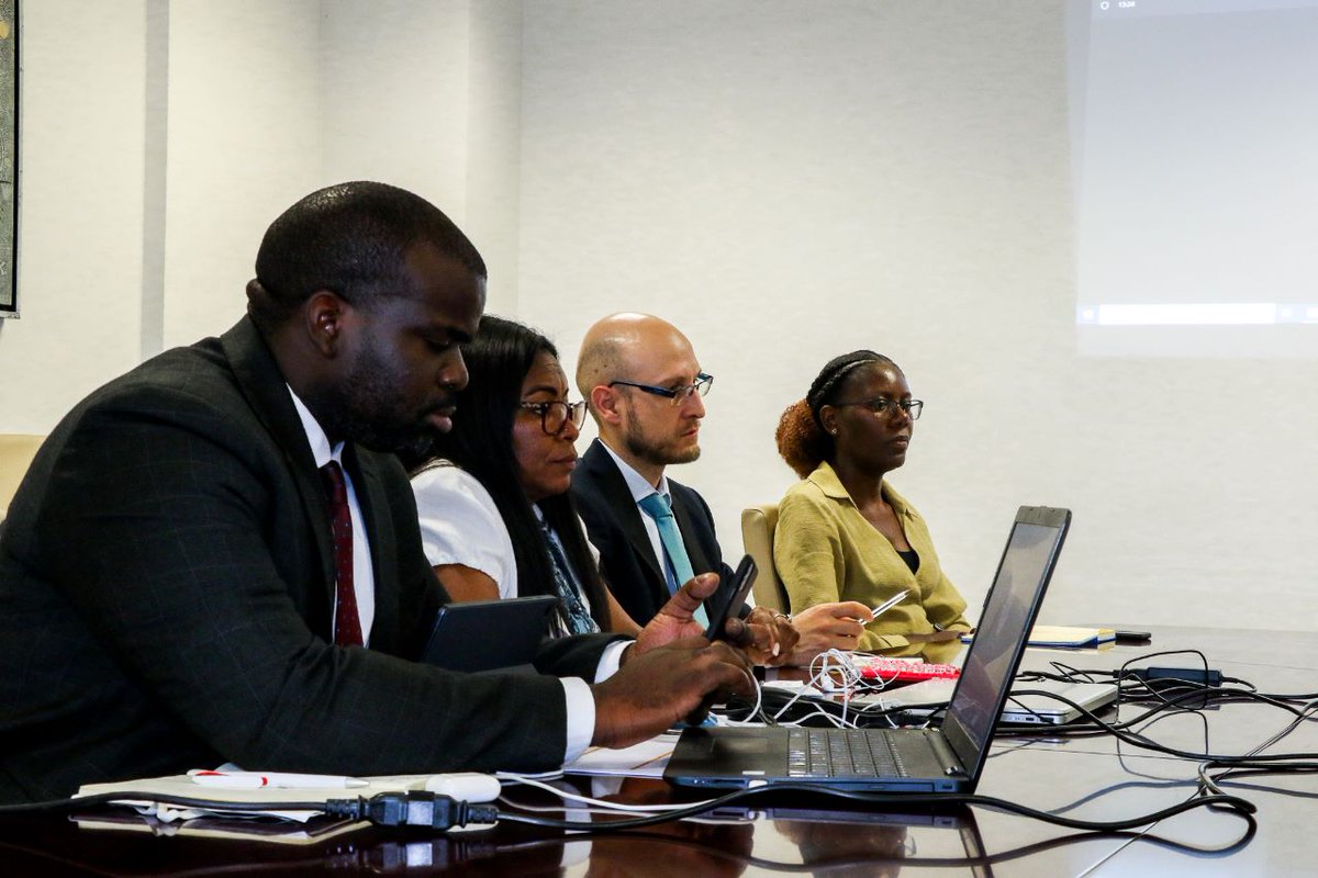 UNDPAngola's tweet photo. #PNUDAngola team is currently in a meeting at the headquarters of @inapem_ to take stock of the activities carried out in #partnership with #INAPEM
#UNDPAngola #empreendedorismo #MPMEs #CrescerDigital #desenvolvimento https://t.co/TNy53EFDSz