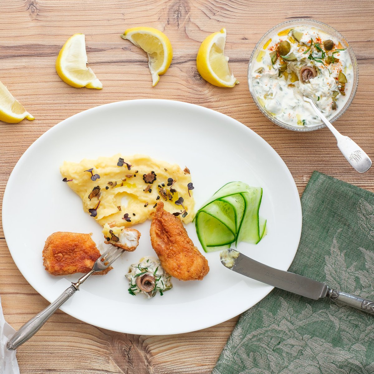 sixtthomas's tweet photo. Feine #Fischstäbchen selber machen, darum geht es im heutigen Artikel zum Thema #Backfisch. Erfahre wie du die perfekte Panade an den Fisch bekommst und mit Trüffel- #Kartoffelpüree servierst. https://t.co/gBvFvaaa0U https://t.co/hg7Ymf8uQj
