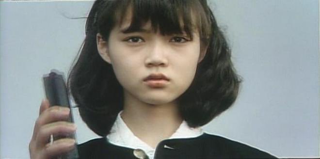 이타미주조 영화 보면서 알게 된 사실.배우 도구치 요리코는 기요시의 로망포르노<도레미파 소녀,피가 끓는다>의 주인공이며 <담뽀뽀>에서는 야쿠쇼...