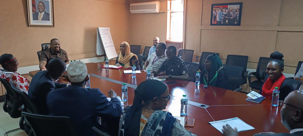 NamatiKenya's tweet image. This morning together with partners and community members, we held a successful meeting on #CommunityLand registration with the Permanent Secretary in charge of Lands Hon @nixon_korir at Ardhi House.