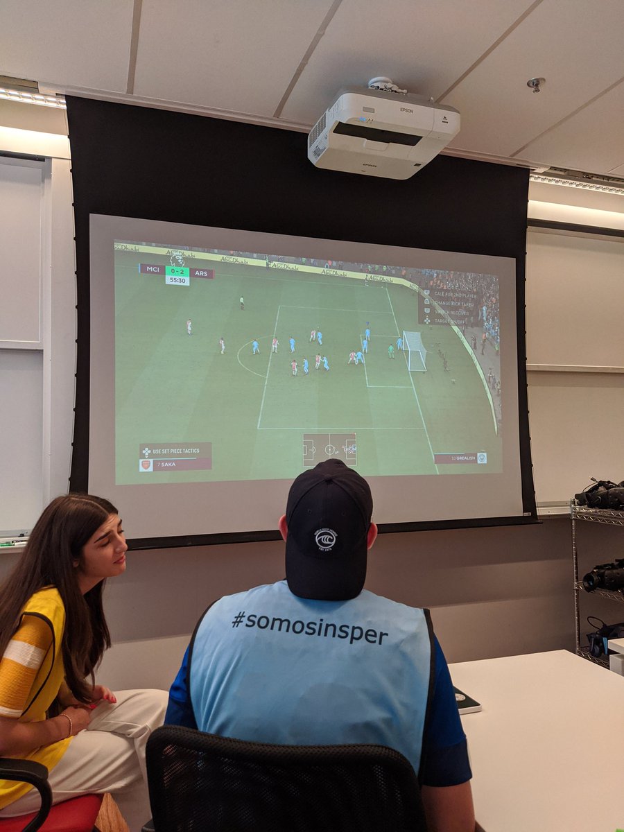 inspermadfox's tweet photo. Hoje está rolando uma atividade de e-sports para os calouros!!

Eles podem jogar lol, valorant, cs:go, fifa, street fighter e smash https://t.co/yI7b14Ne0n