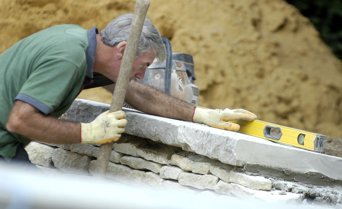 Graduate Gardeners are currently recruiting for Skilled Landscapers and Skilled Gardeners, to construct and care for gardens throughout the Cotswolds. 
If you have a passion for working outdoors in beautiful gardens we want to hear from you. #hiring 
graduategardeners.co.uk/recruitment-wo…