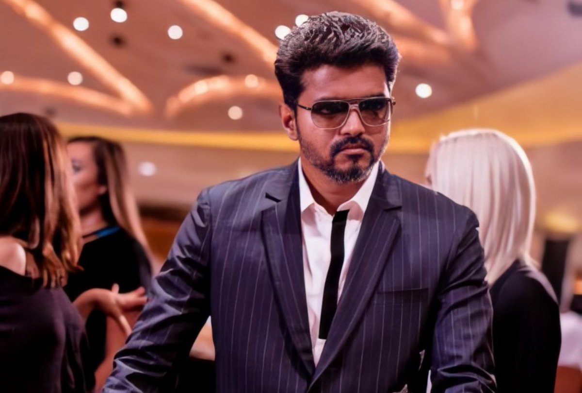 IndianBoxfice's tweet photo. Who's Looking Stylish In Cooler ?

           #Vijay 🔄                 #Ajithkumar ❤ https://t.co/cXxxgvnDIE