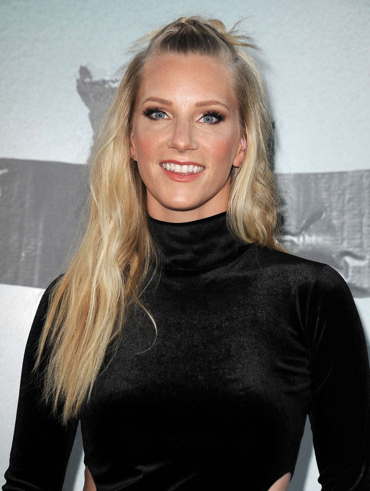 Happy Birthday to the lovely GLEE star Heather Morris! 