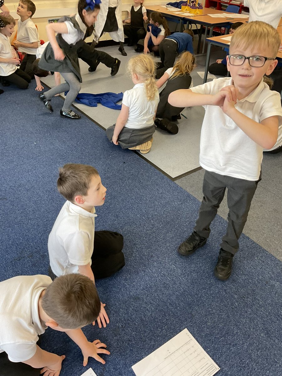 StPPPrimaryY2's tweet image. An experiment on exercise in today’s Science lesson with @misstayteach. We loved looking at how different exercises  affect our heart rate ❤️ #exercisematters #year2keepingfit