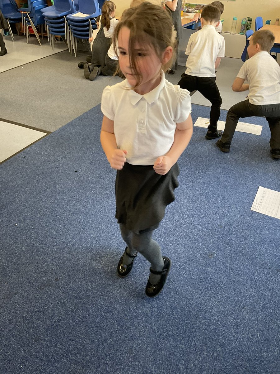 StPPPrimaryY2's tweet image. An experiment on exercise in today’s Science lesson with @misstayteach. We loved looking at how different exercises  affect our heart rate ❤️ #exercisematters #year2keepingfit