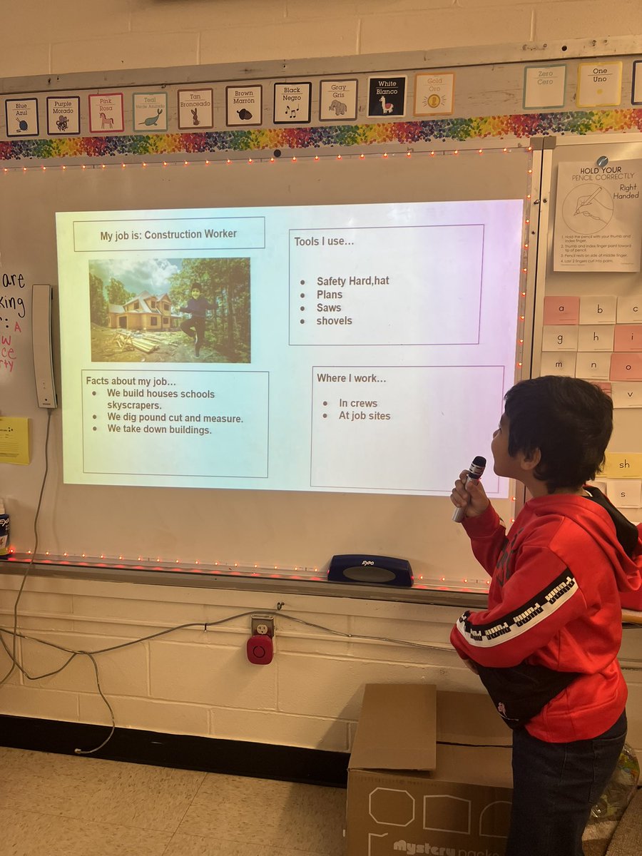 MissMusto29's tweet photo. My Job Writing! So exciting to see these kiddos present their dream jobs. ✉️🗑️🔨 #OTES #SpartanLegacy #OceanPride #OTESpride https://t.co/K1SnYSSUKy
