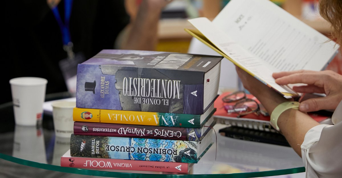 Hoy se celebra el Día Mundial de la Lectura en Voz Alta con el objetivo de destacar la importancia de leer en voz alta, visibilizar la alfabetización como un derecho humano y fomentar la creación de comunidades y grupos de lectura📚
#lectura #DíadelaLecturaenVozAlta #leer #libros