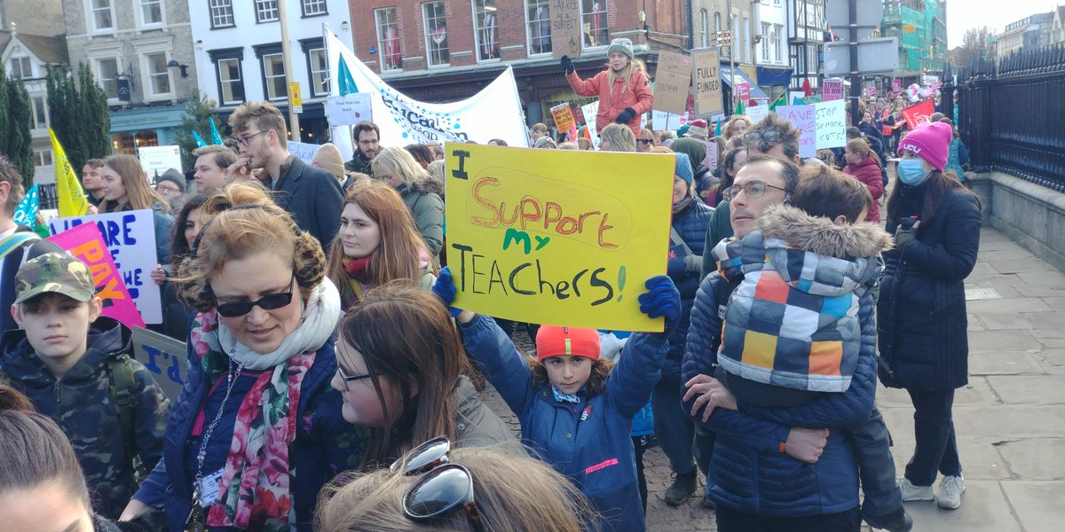 SimonBrignell's tweet image. Thousands hit the streets for the  Cambridge strike/march/rally.

Amazing turnout and atmosphere - we&apos;re going to win this! ✊🏻✊🏼✊🏾

#megastrike #strikemap #ucuRISING #SupportTheStrikes