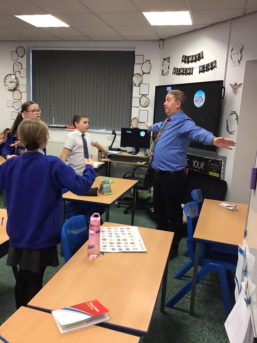 prestolee_1911's tweet photo. This afternoon, Year 6 have really enjoyed their Bible Explorers R.E lesson that was delivered by Mr Gallimore - they have been learning all about the New Testament in a fun and interactive way! @AndyBibled #religiouseducation https://t.co/0S2XwiEdCh
