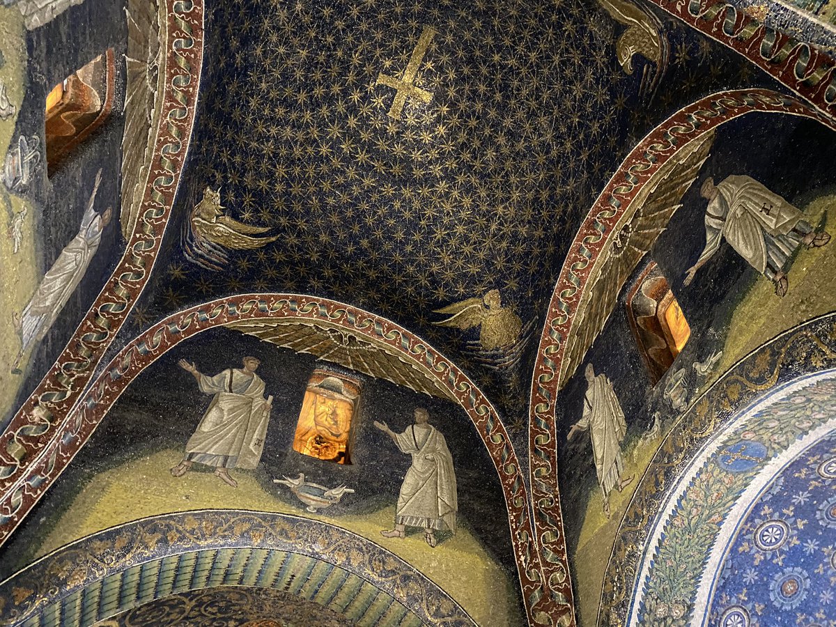 jmde99's tweet photo. Mausoleo de Galla Placida https://t.co/FVAtKAfcE1