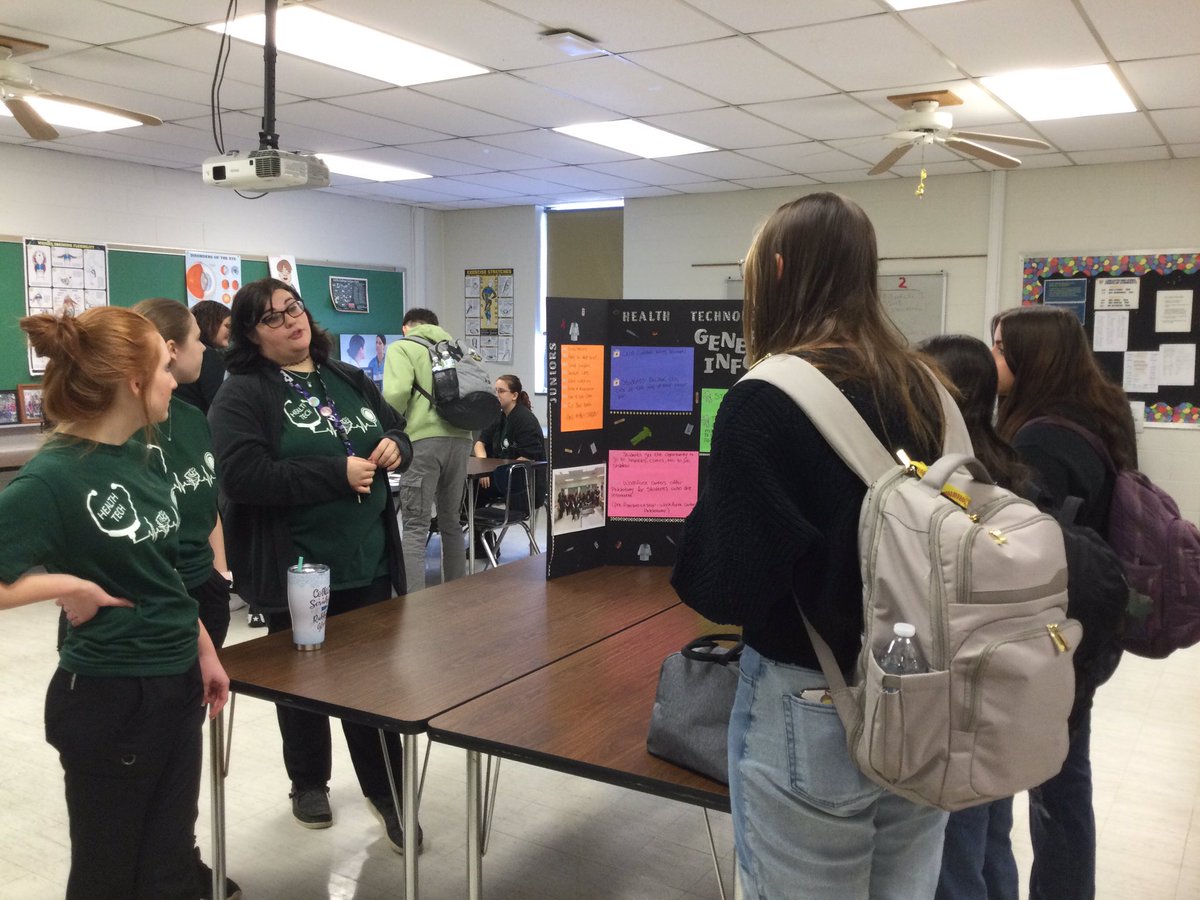 lhshealthtech's tweet photo. Sophomore tours begin. Welcome to Health Tech https://t.co/8psACA1J3M