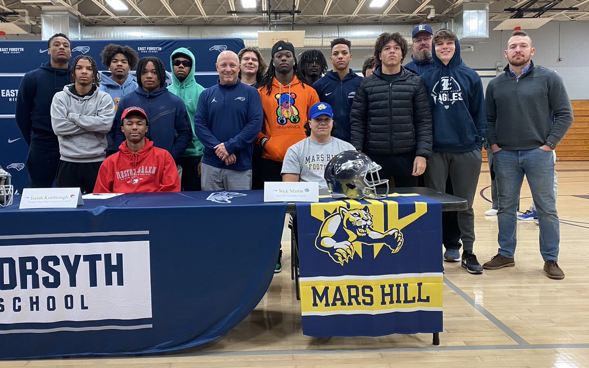 EFHS_Football's tweet photo. Congratulations @NickMartin_17 &amp; @kimbrough_zay #Dare2BGreat Good Luck at the Next Level!!! #BAD https://t.co/bkdGf3hSAZ