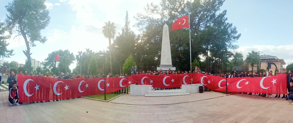Gençler Şehitlerini Unutmadı..!

✔️Gönüllülük Kampımızın 3. gününde  gençlerimiz, Uncalı Şehitliğini  ziyaret ederek bu vatanın kahramanları için dua etti.

#GSBYurtlarKampta