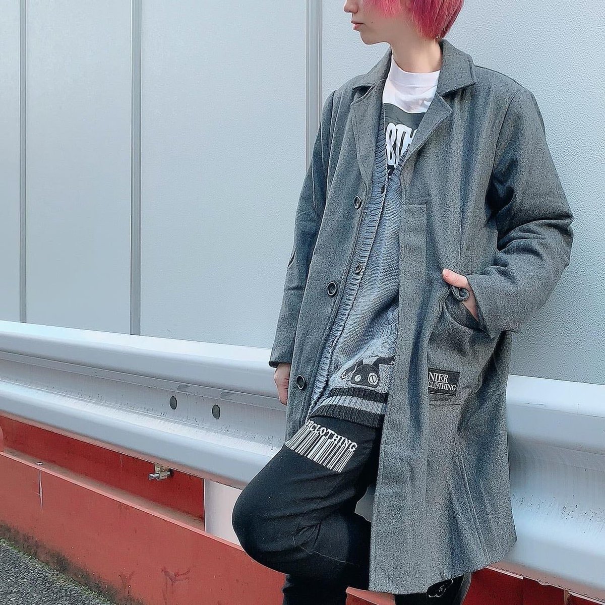 NieR_tokyo's tweet photo. 🎁本日〆切プレゼント企画🎁

高品質GRAY LONG COAT

ユニセックスアイテムです🐰

🎁3名様にプレゼント🎁

◼応募方法
フォロー(@NieR_tokyo) &amp; RT
◼締切〆  本日24時

※鍵垢の方も対象内です。

こちらの商品は〆切後販売予定となります。

是非ご参加ください🙇‍♂️🙇‍♀️ https://t.co/QkFquyQgK1