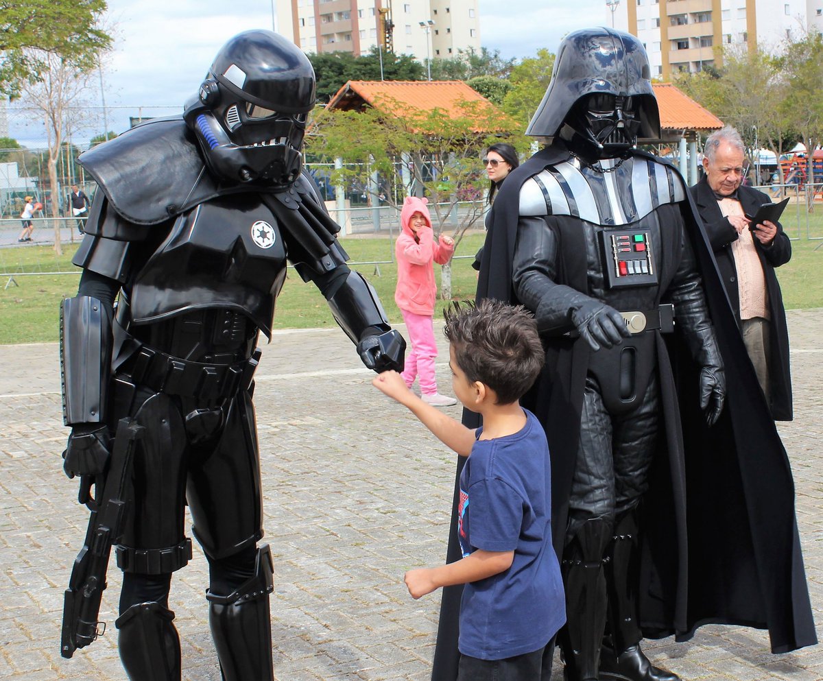 Doing what we love to make the Empire a better place one first bump at a time. 

Members: TX-30671 and SL-50171