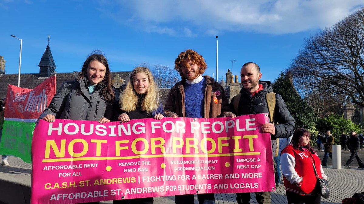 CASHStAndrews's tweet photo. We're protesting outside The Scottish Parliament today to fight against cuts to the student budget. 

A 3.5% increase in student funding when rents have increased 34% in 3 years? We won't stand for it.

Affordable rent for all! Solidarity with all striking workers today ✊ https://t.co/BG0ndywz8V