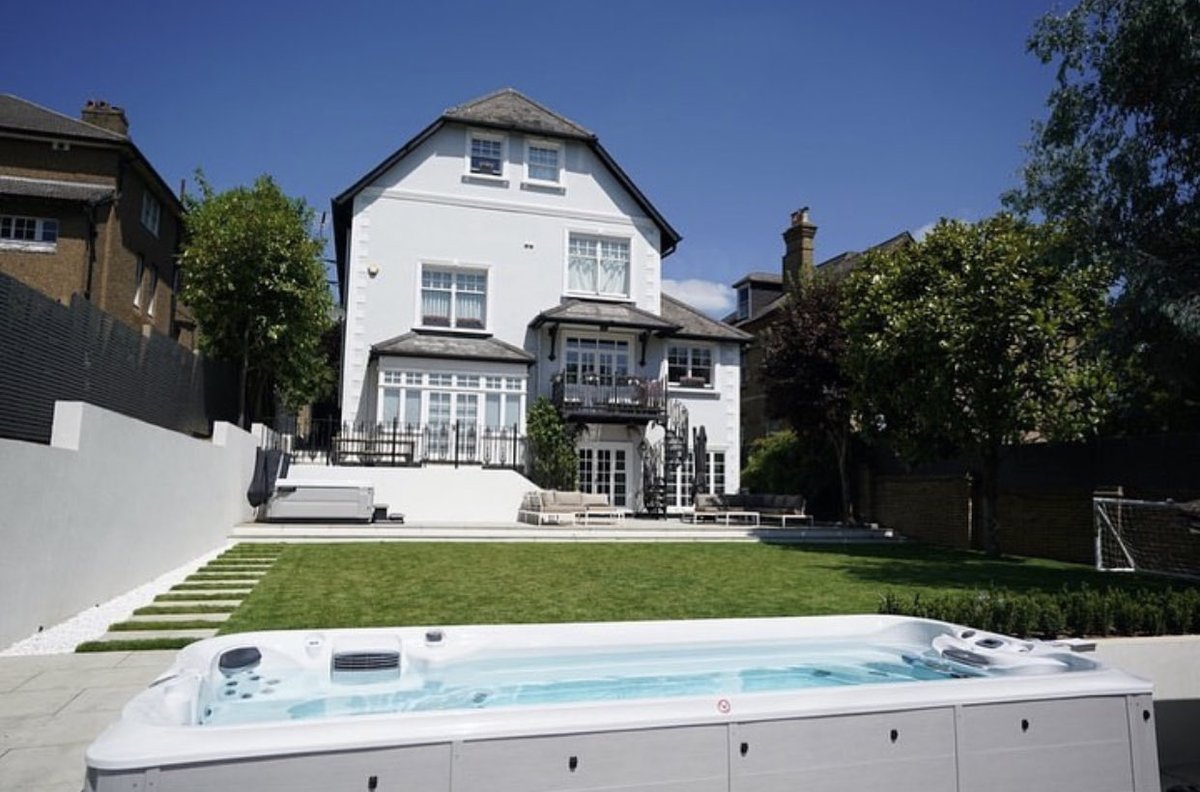 BHTubs Ltd tweet media