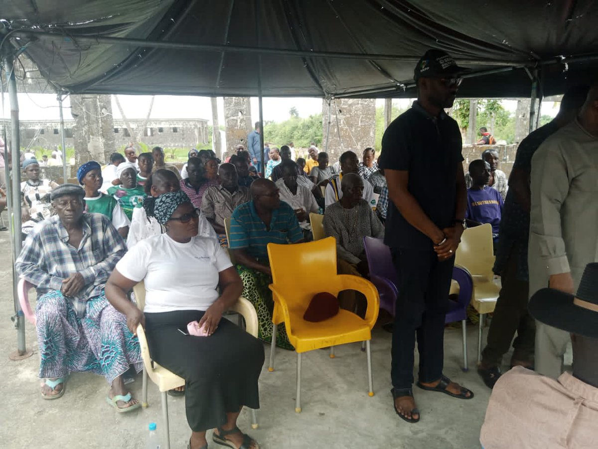 commodoreofhope's tweet photo. Commodore of Hope's Town Hall meeting at Aju- Udaibo and Akpakpa, Warri South LGA in Delta South Senatorial District.
#commodoreofhope
#commodorenesiamaomatseyertd
#feb25thsenateelections
#deltasouthsenatorialdistrict
#deltasouth4nesiama
#goodrepresentation
#itispossible https://t.co/FmO94nwMSe