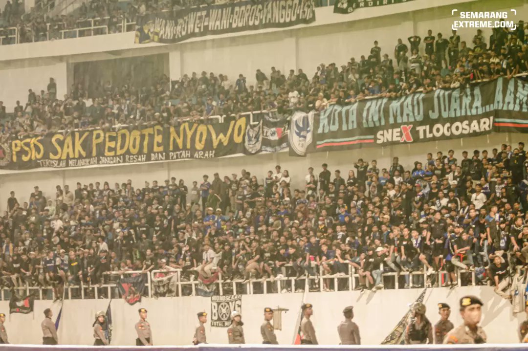 klasix2011's tweet photo. "SEMARANG EXTREME"

📷 @Snex_Media
 _
#psis #psissemarang #snex #semarangextreme  #snexklasix https://t.co/kBoON6st0k