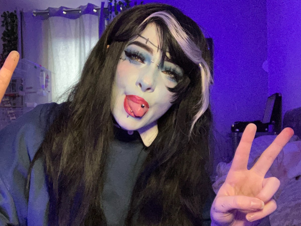 EX0RTRANSD's tweet photo. Vicky cosplay will be posted tonight on my TikTok about 7pm UK time!! I’d love to see people to pop down to my tt and check them out tonight💙

 💙TikTok: ex0rtransd 

💙 #VickySchmidt #VickySchmidtcosplay #cosplay #monsterprom #monsterpromcosplay #monstercamp #monstercampcosplay https://t.co/PzfxgeWeYa