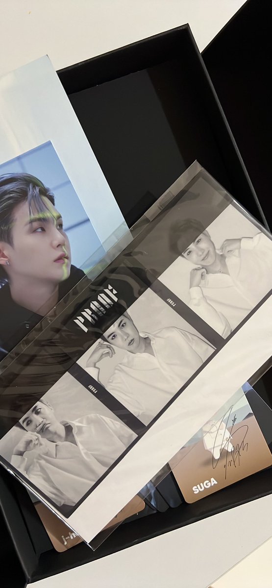 yoonminglez's tweet photo. Compact edition:
All inclusions except for yoongi random pc

Standard edition:
Everything except jimin rpc, taehyung pc, and one photobook
J-hope lenti

Freebie: 2 weverse qr discounts!!

u can dm me for proof and for additional pictures

WTS LFB https://t.co/NDTvfrMDUE