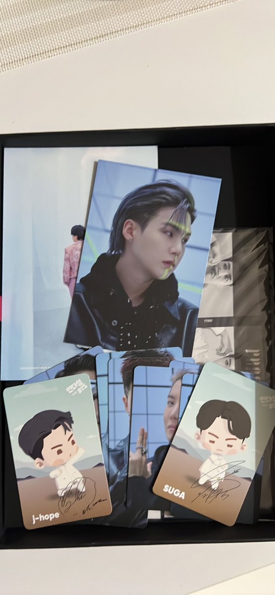yoonminglez's tweet photo. Compact edition:
All inclusions except for yoongi random pc

Standard edition:
Everything except jimin rpc, taehyung pc, and one photobook
J-hope lenti

Freebie: 2 weverse qr discounts!!

u can dm me for proof and for additional pictures

WTS LFB https://t.co/NDTvfrMDUE