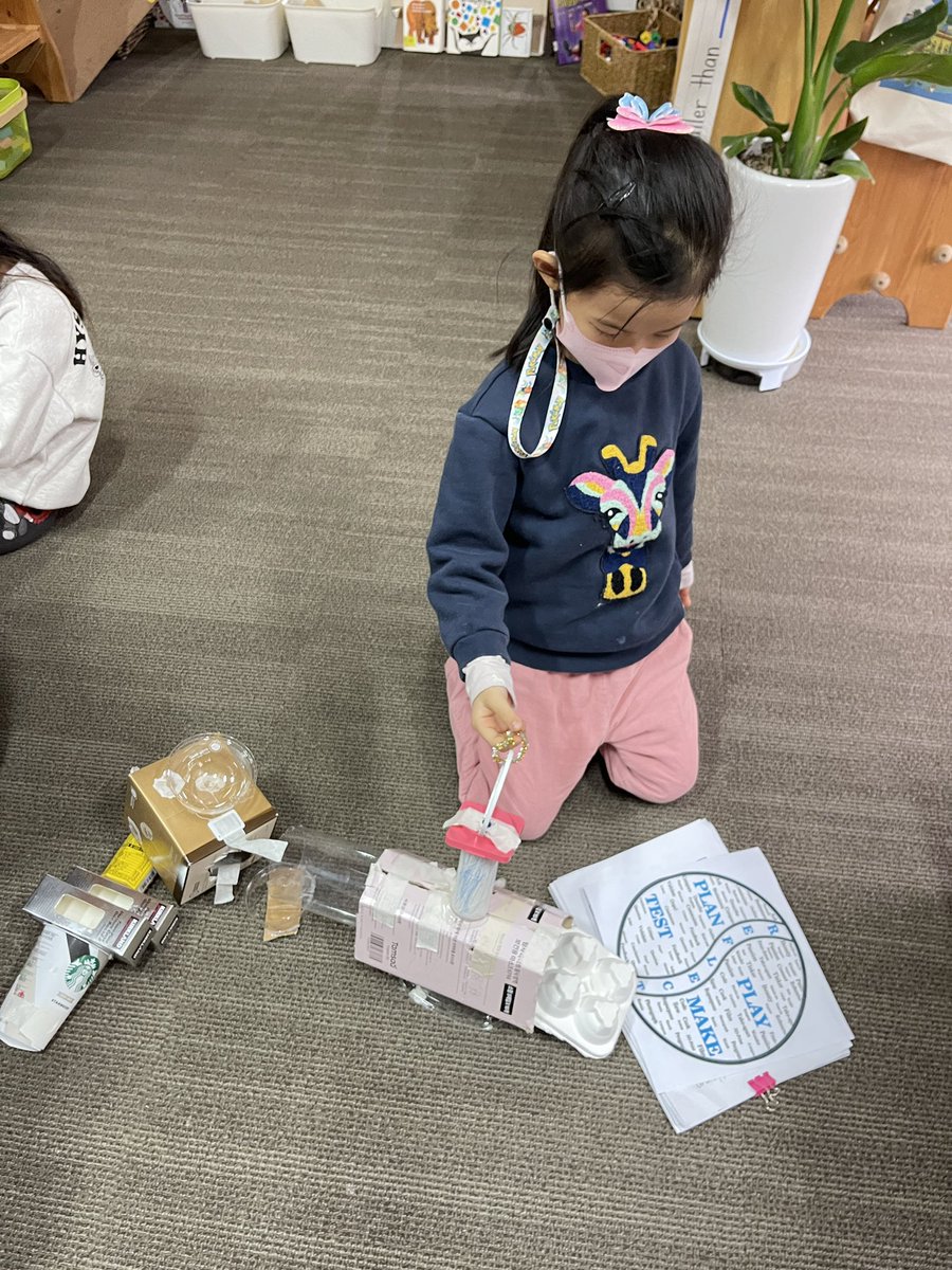 Student initiated ideas for inventions! Ss designing a bag w/ paper to fabric. Designing a cellphone bag for T. Hamster bathroom and play tunnel made from recyclables #HTWW Thanks <a href="/mattstinz/">Matthew Stinziani</a> #makerspace for great collaboration and promoting #agency @Intl_Chadwick
