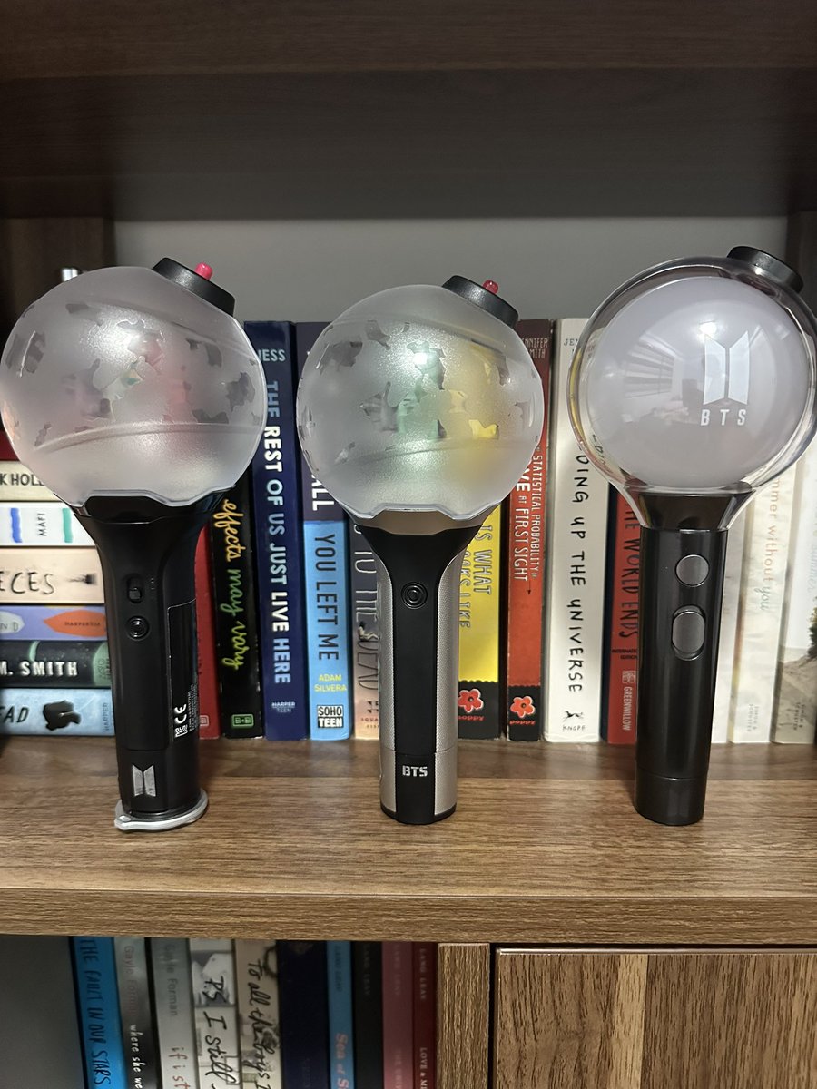 shupohshy's tweet photo. got these army bombs today!! thank you, @lustblees 💜

#luxprauve https://t.co/91OHWe8aem