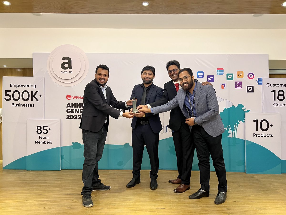 FluentSupportWP's tweet image. Whats Up, Good People! 😍

Our parent brand @WPManageNinja&apos;s AGM just finished yesterday. And we- &quot;Fluent Support&quot; team won the &quot;Best Marketing Team - 2022&quot; award! 🥳

📸Our CEO @techjewel, presenting the award to the FS marketing team! 😊

#FluentSupport 🧵