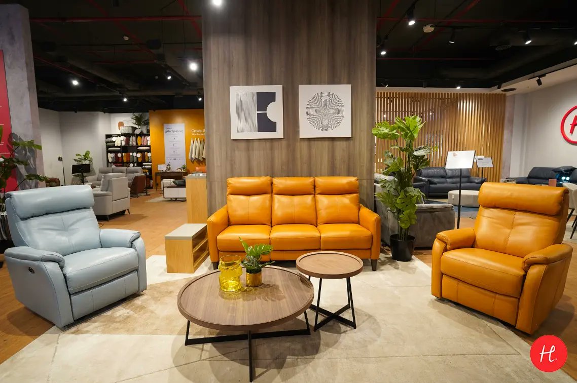 MarketcityKurla's tweet image. Create a home of your dreams with lavish and elegant home decor from #HomesToLife. With complete home solutions that will bring your living space to life, head over to the outlet at Level 1 of #MarketcityMumbai and transform your house.  

#PhoenixMarketcity #HomeDecor #Furniture