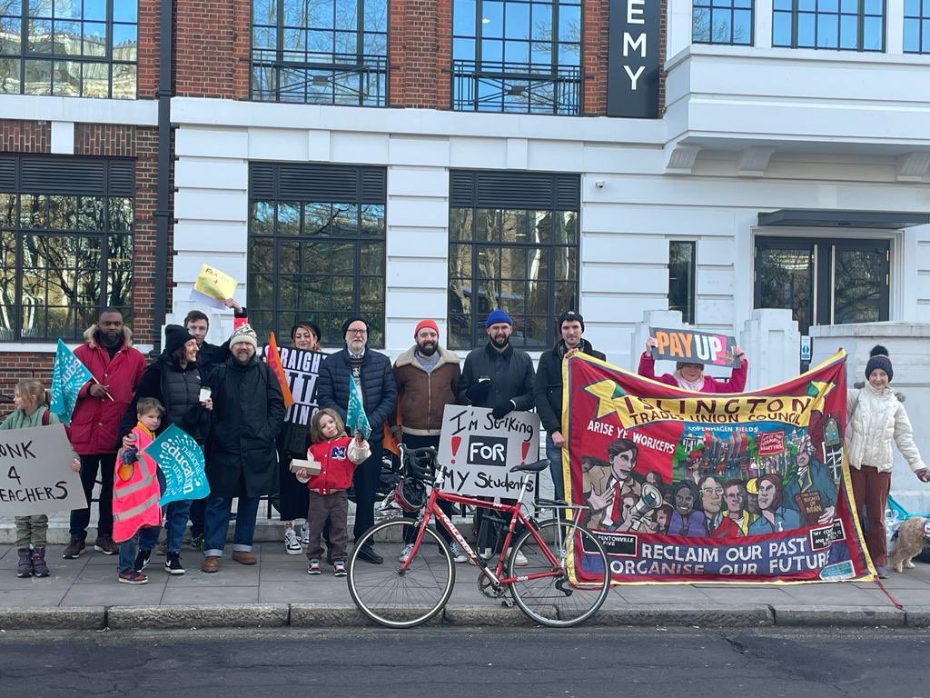 jeremycorbyn's tweet image. Today, 500,000 workers are taking historic strike action. 

They are striking for decent pay. They are striving for social justice. They are fighting for us all.
