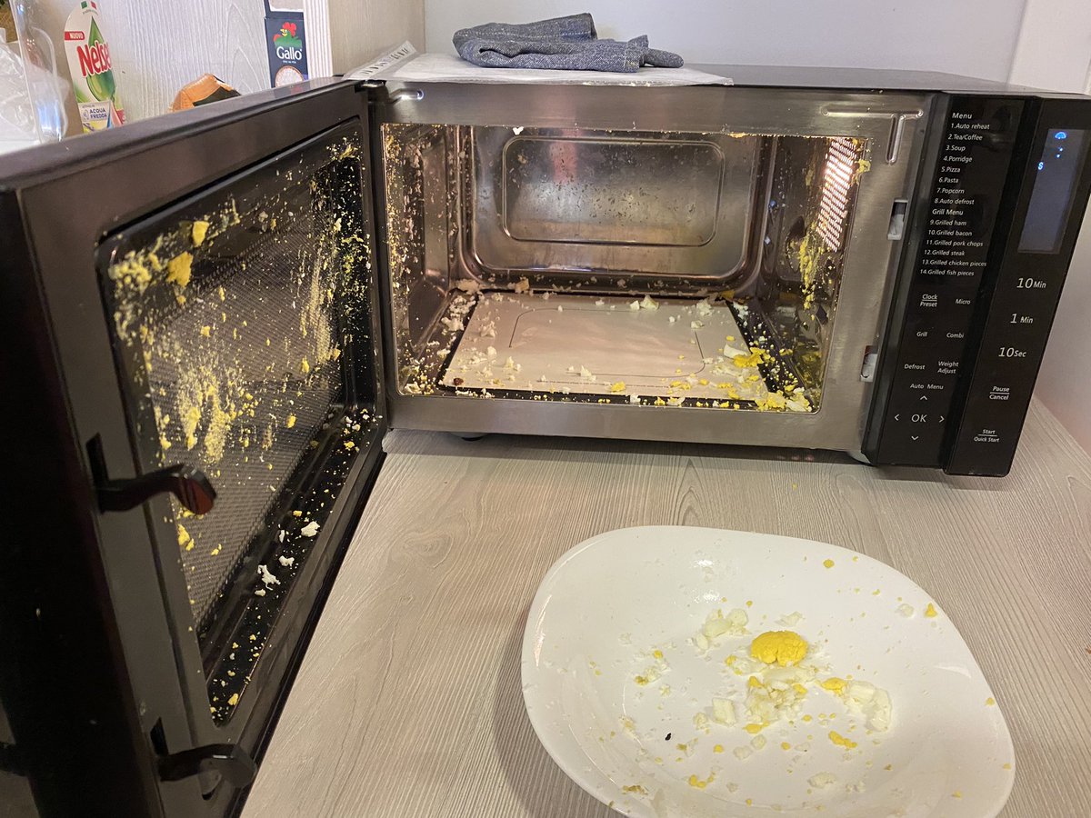 Mutfak zararlıları
diğer adıyla teknolojiyle yeni tanışanlar. henüz ülkelerinin her yerine elektrik ulaşmayan yerlerden gelirler. meraklı ve pasaklılardır. Mikrodalga bunlar için 2. tanrıdır. çok severler ve kötü davranırlar..
geçen gün tanrılarına yumurtayı kurban ettiler amk…