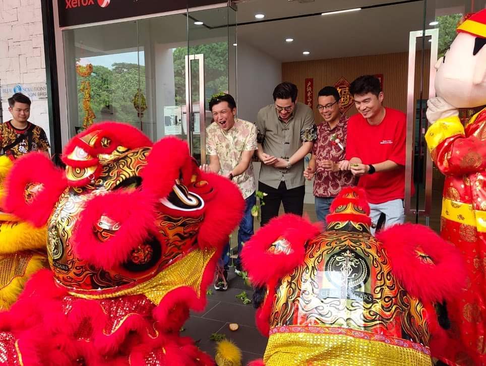 cheanchung's tweet photo. CNY Open House by #BlueSolutions Sdn Bhd in #AraDamansara. They are an established company that focuses on rental for various versions of photocopy/copier machines. Another notable “muhibbah” open house in #PetalingJaya. Much appreciated for the invitation guys!
#PJLestari https://t.co/LeVj0J7T2E